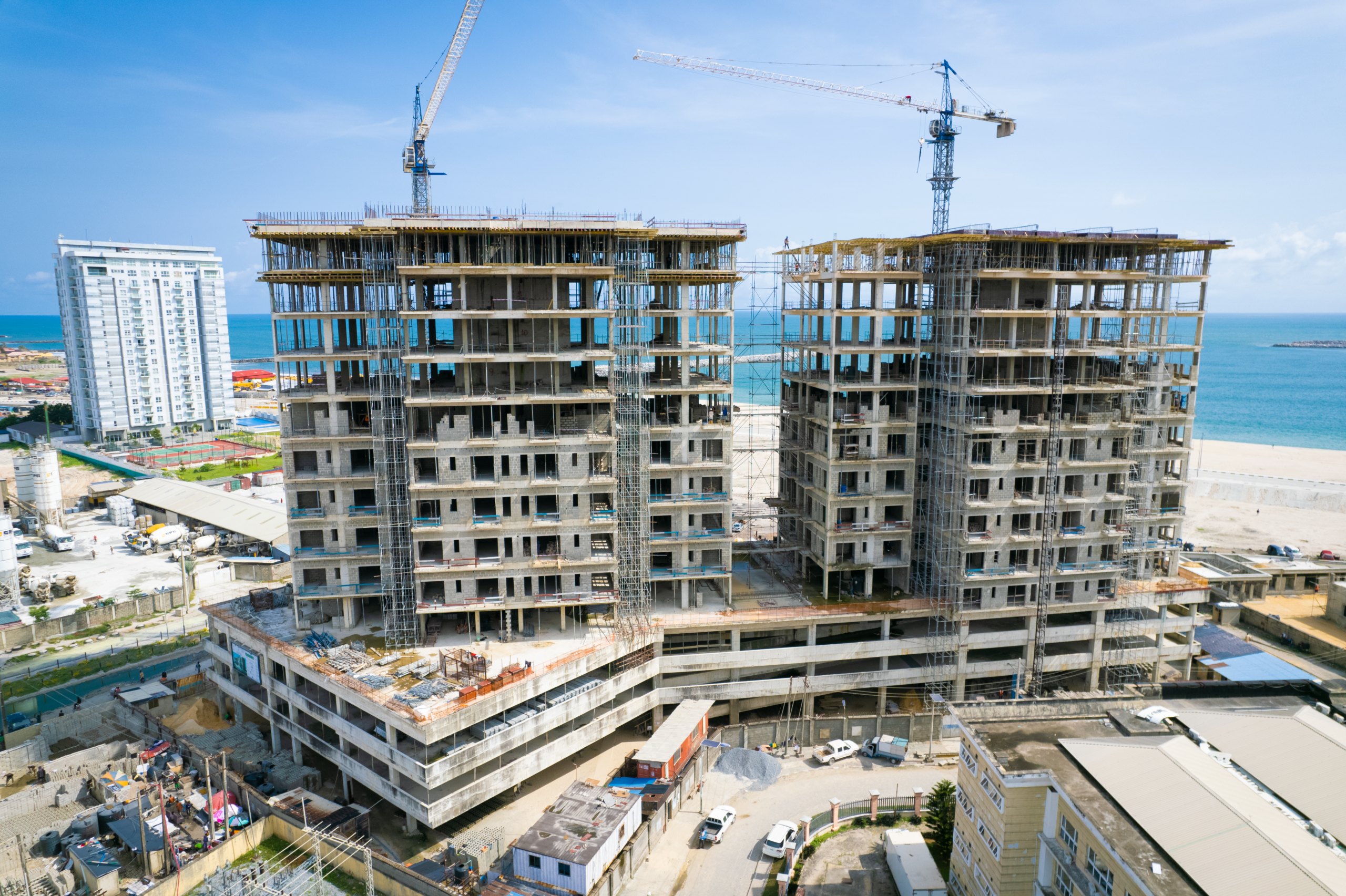 An image of the construction of the 13th floor on Paramount Twin Towers by Palton Morgan Holdings